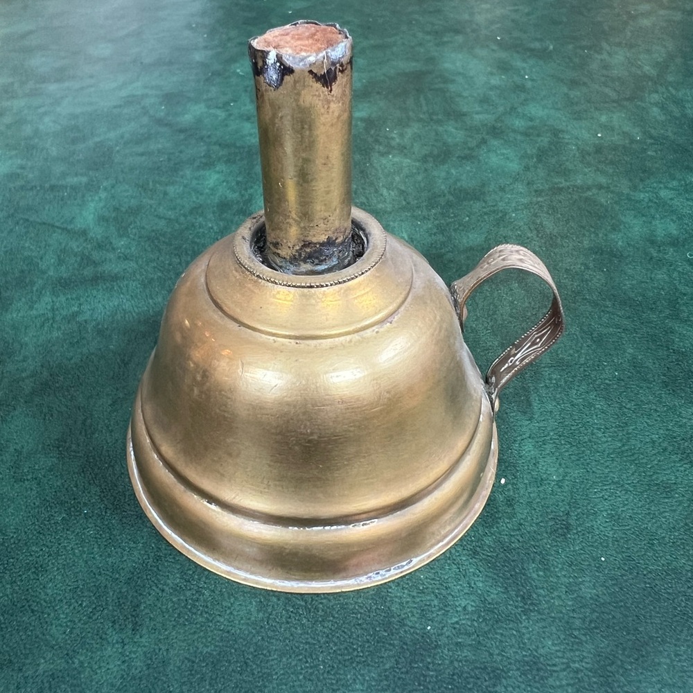 Antique Vintage Chimneyless Finger Lamp Metal